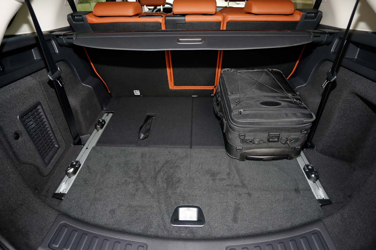 Jeep Cherokee 2.2 MJD-200 Active Drive I Aut. Limited vs. Land Rover Discovery Sport 2.0 TD4-180 4x4 Aut. HSE Luxury, versátiles SUV de representación