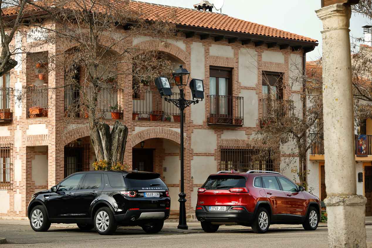 Jeep Cherokee 2.2 MJD-200 Active Drive I Aut. Limited vs. Land Rover Discovery Sport 2.0 TD4-180 4x4 Aut. HSE Luxury, versátiles SUV de representación