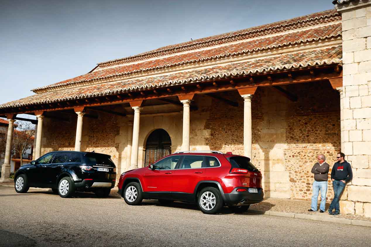 Jeep Cherokee 2.2 MJD-200 Active Drive I Aut. Limited vs. Land Rover Discovery Sport 2.0 TD4-180 4x4 Aut. HSE Luxury, versátiles SUV de representación