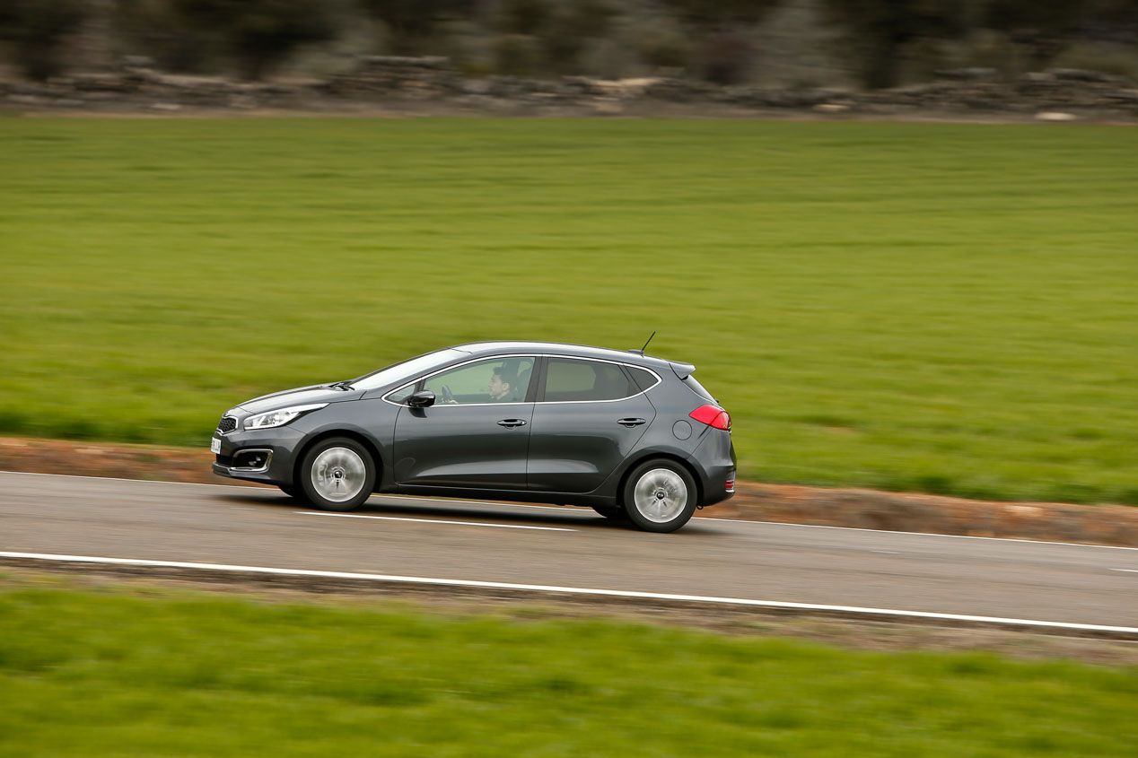 Ford Focus 1.0 EcoBoost 125, Kia cee'd 1.0 T-GDi Eco-Dynamics y Toyota Auris 1.2T 120 frente a frente