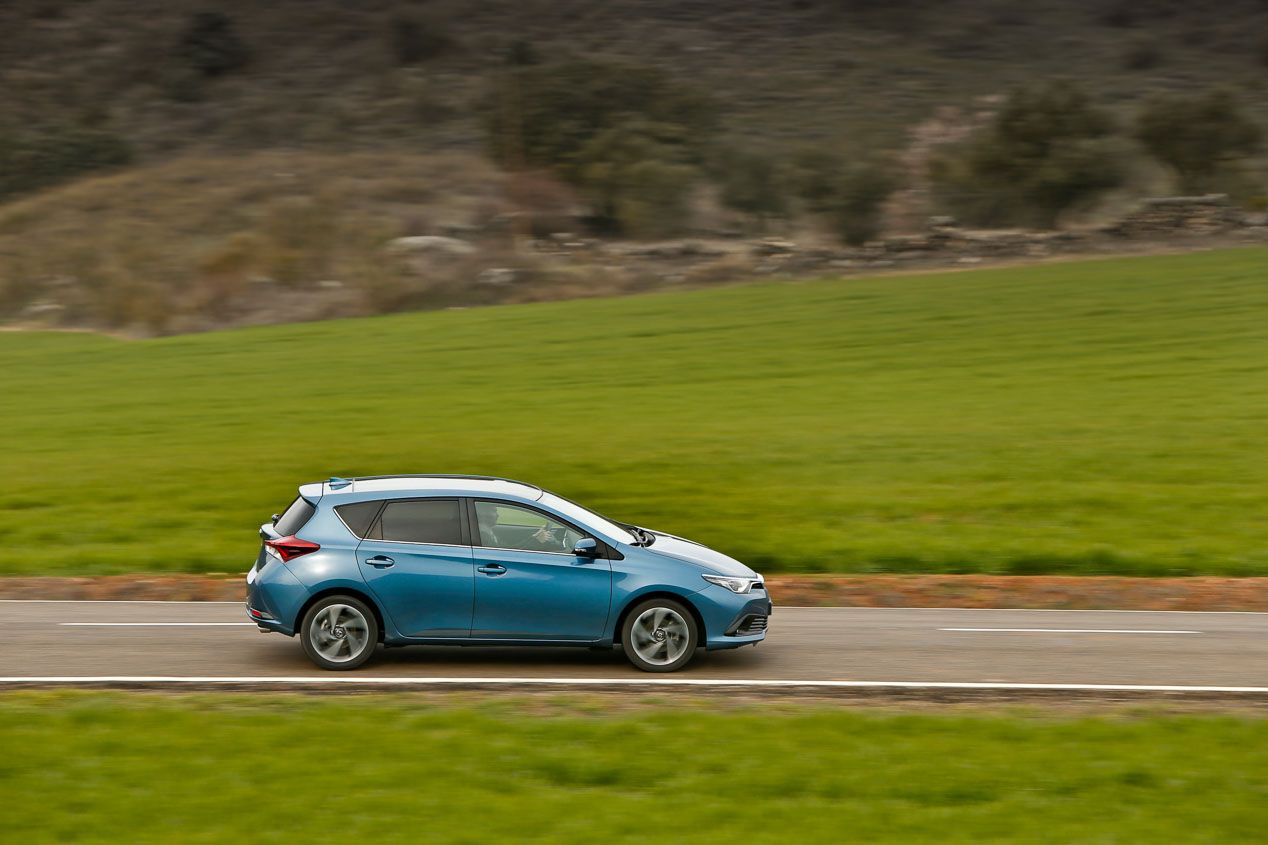Ford Focus 1.0 EcoBoost 125, Kia cee'd 1.0 T-GDi Eco-Dynamics y Toyota Auris 1.2T 120 frente a frente
