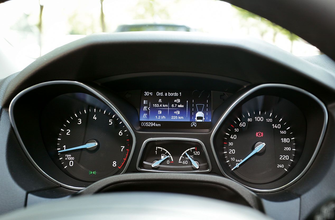 Ford Focus 1.0 EcoBoost 125, Kia cee'd 1.0 T-GDi Eco-Dynamics y Toyota Auris 1.2T 120 frente a frente