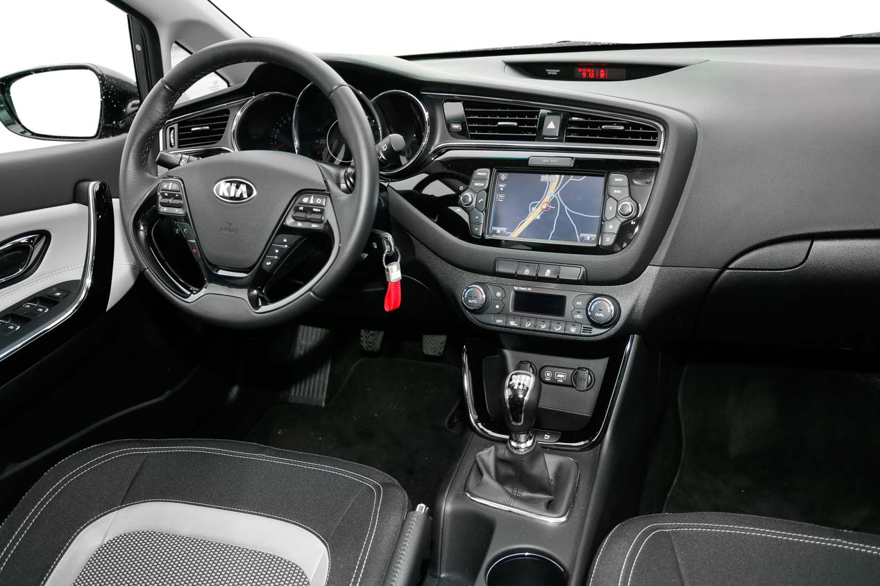 Ford Focus 1.0 EcoBoost 125, Kia cee'd 1.0 T-GDi Eco-Dynamics y Toyota Auris 1.2T 120 frente a frente