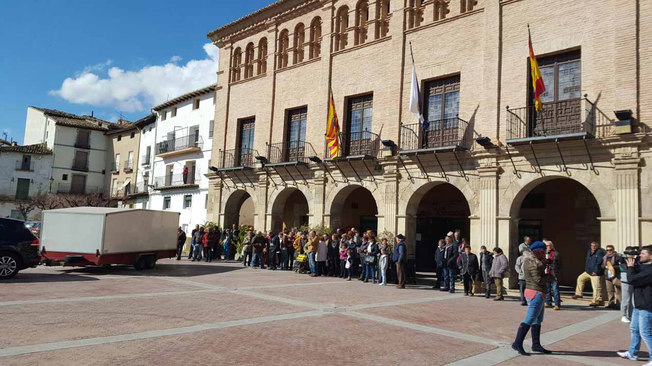 Las imágenes de la llegada del Seat Ateca a su pueblo