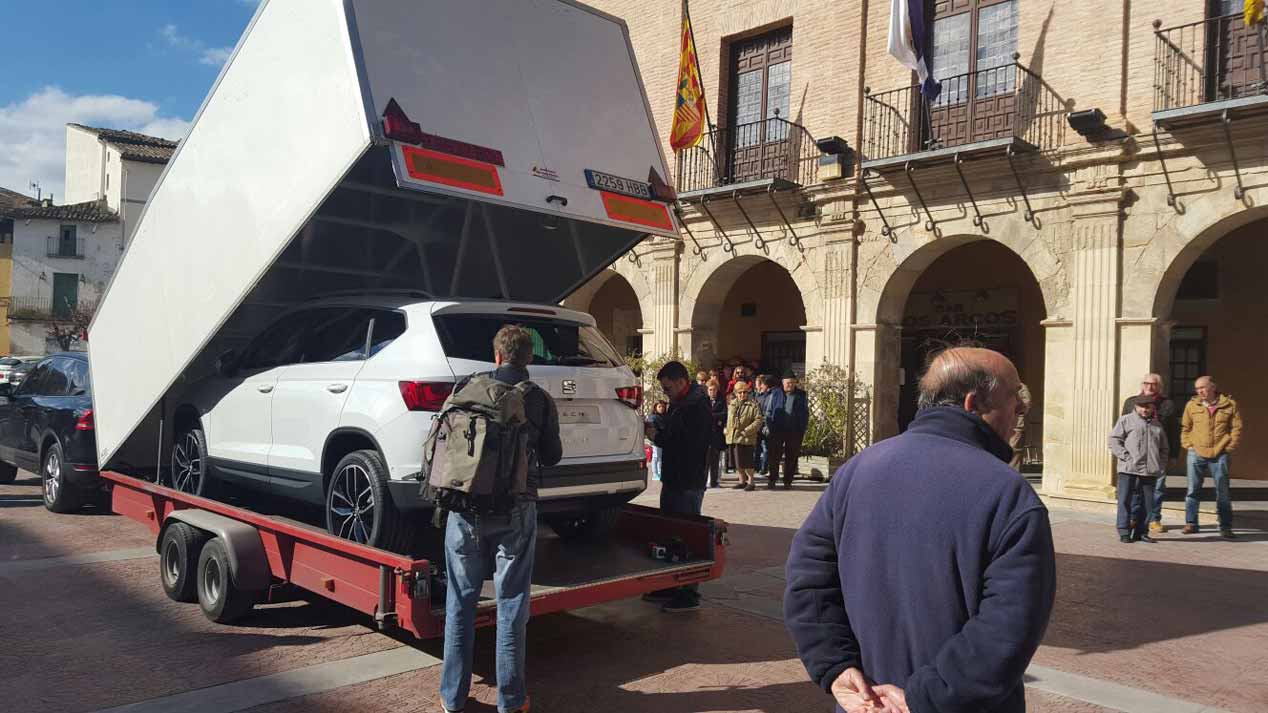 Las imágenes de la llegada del Seat Ateca a su pueblo
