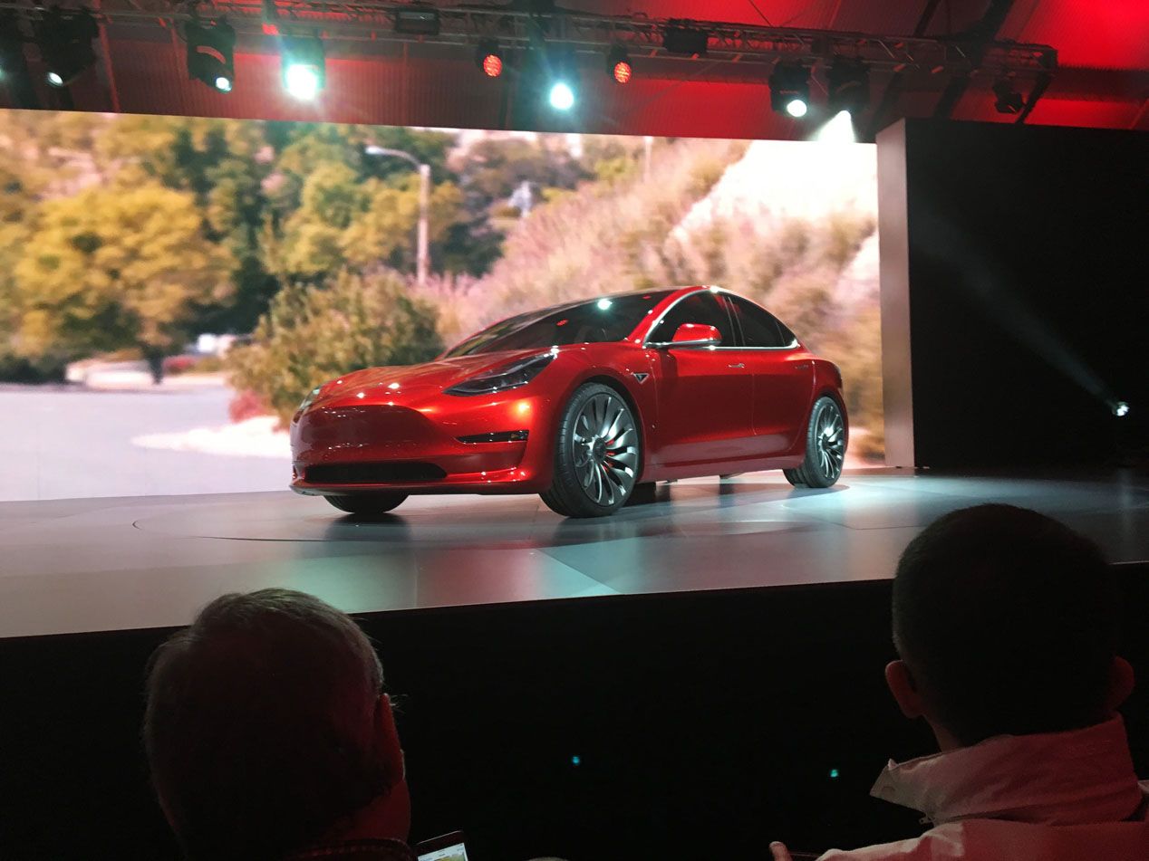Tesla Model 3, el pequeño de la marca de coche eléctrico