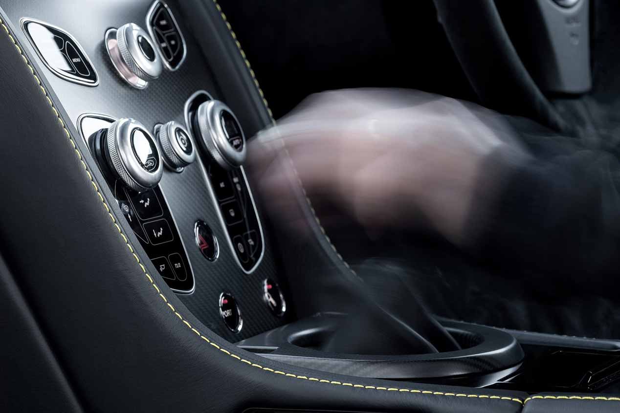 Aston Martin V12 Vantage S 2017, sus mejores imágenes