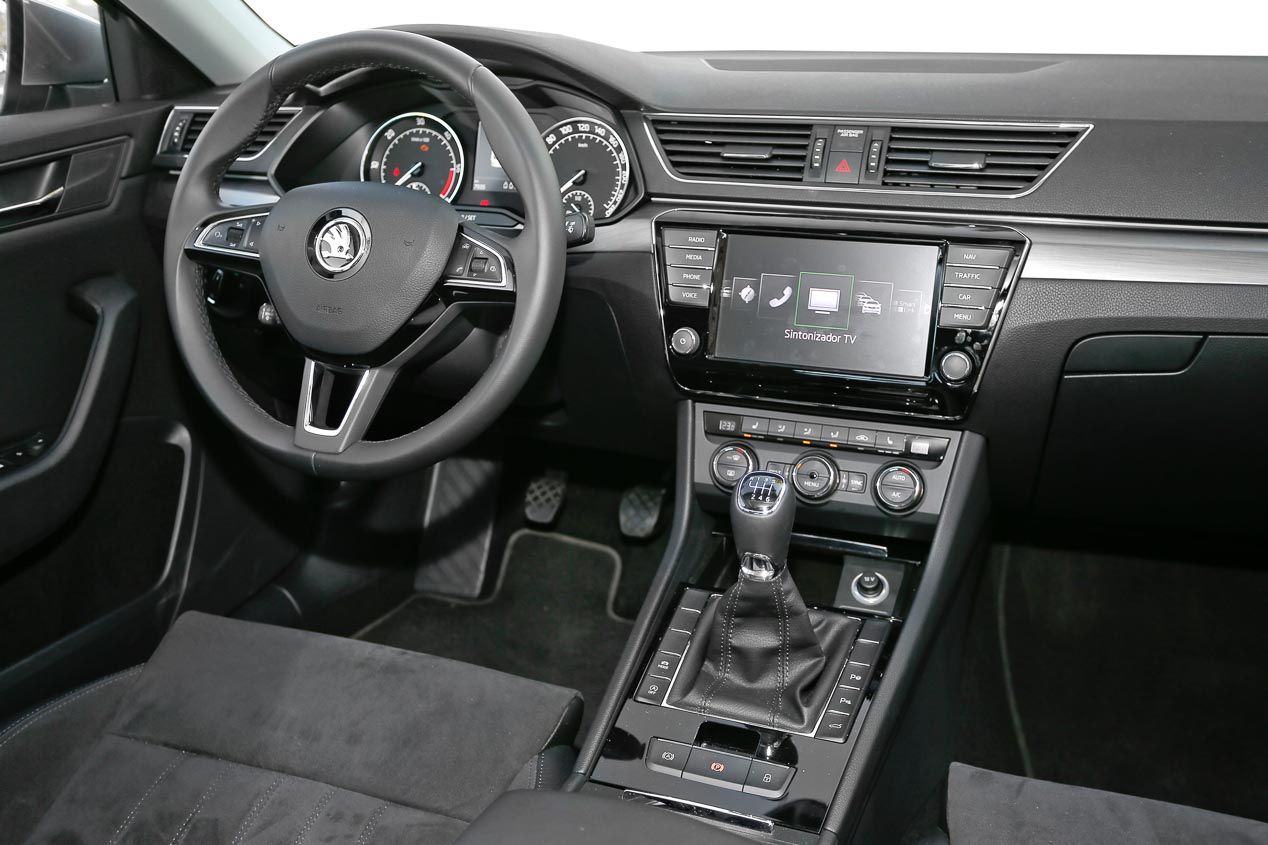 Skoda Superb y Volkswagen Passat 2.0 TDI 150, consanguinidad