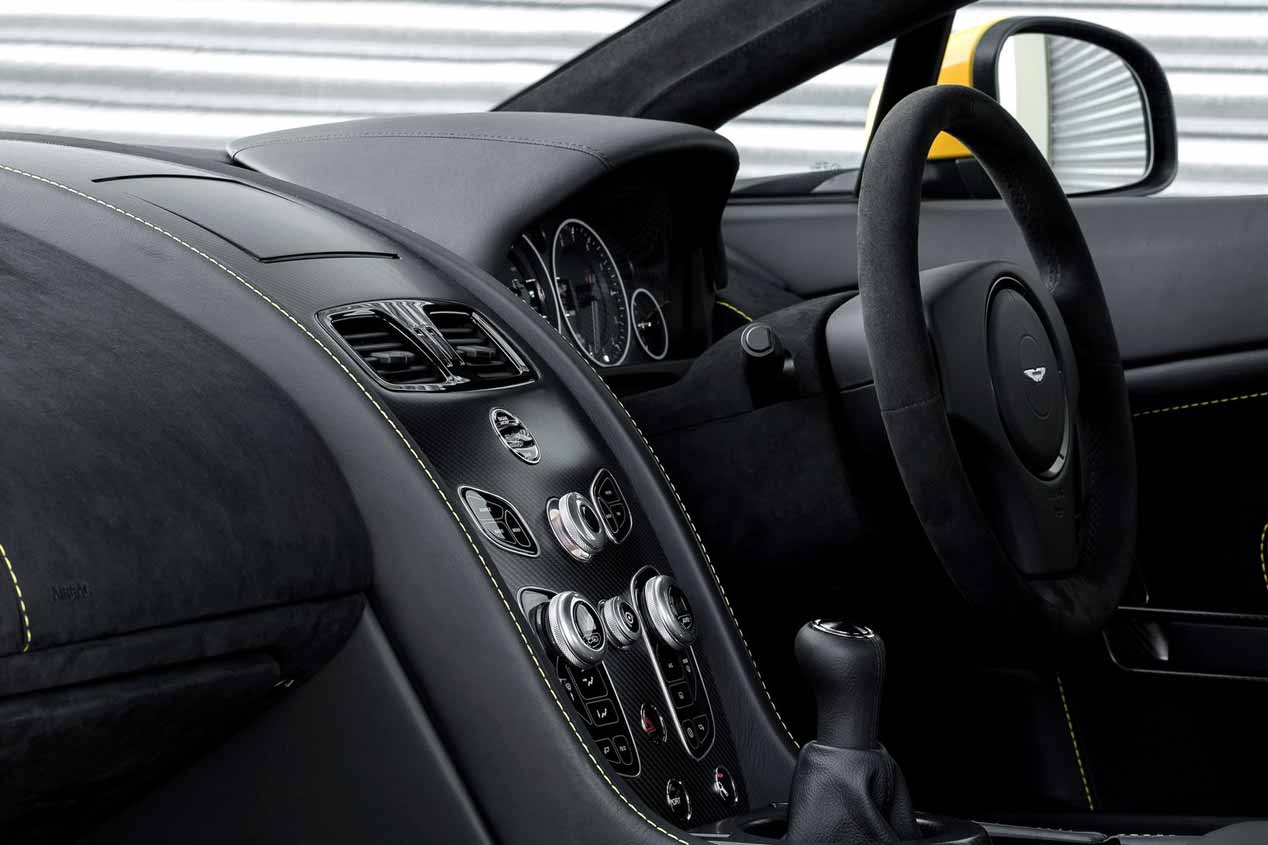 Aston Martin V12 Vantage S 2017, sus mejores imágenes
