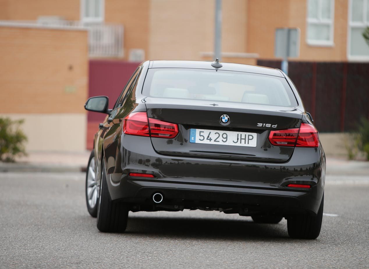 BMW 316d vs Volkswagen Passat 1.6 TDI: berlinas ultra eficientes