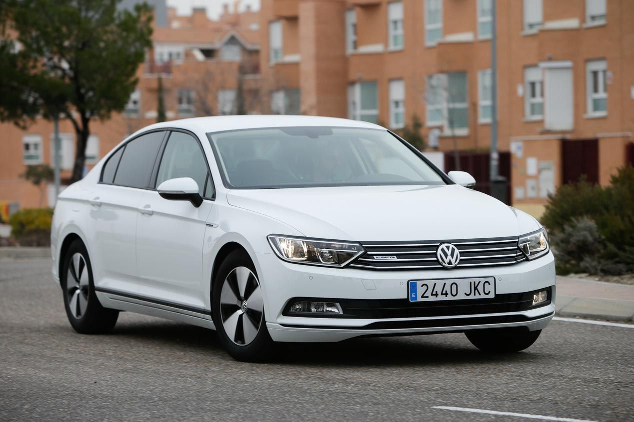 BMW 316d vs Volkswagen Passat 1.6 TDI: berlinas ultra eficientes