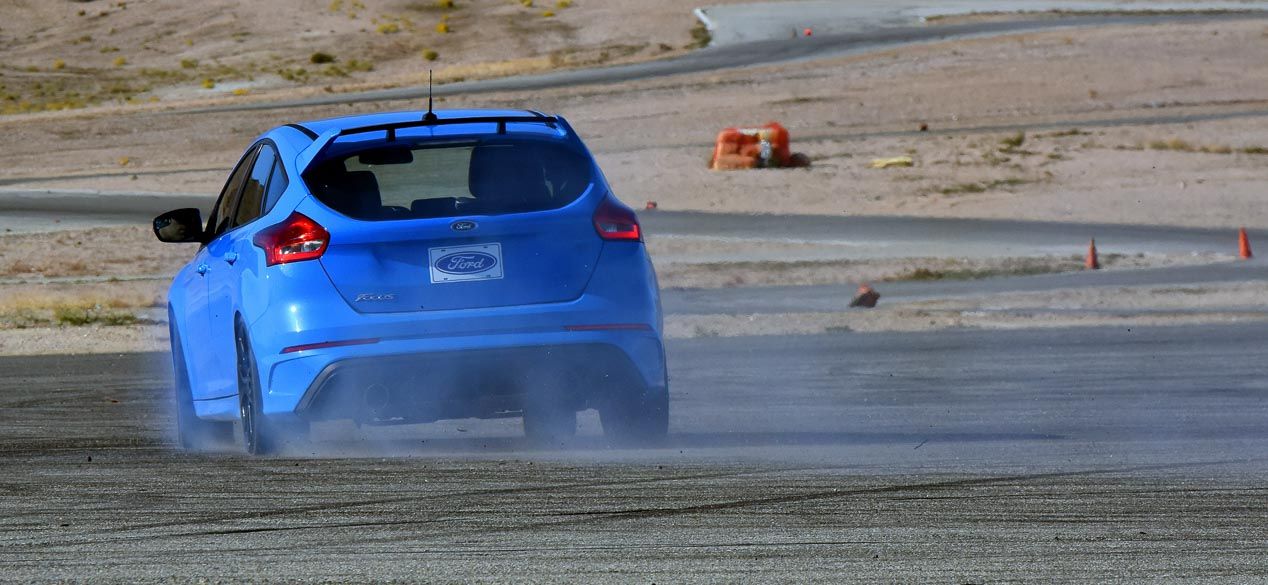 Cuál te comprarías: Ford Focus RS o Ford Mustang