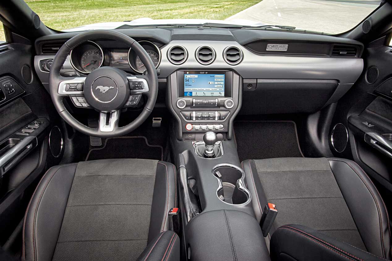 Cuál te comprarías: Ford Focus RS o Ford Mustang