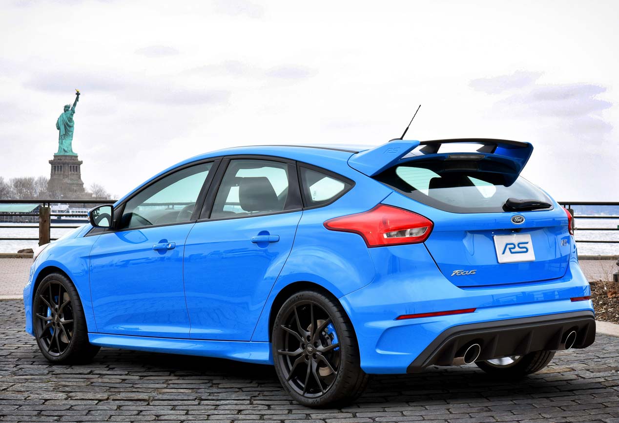 Cuál te comprarías: Ford Focus RS o Ford Mustang