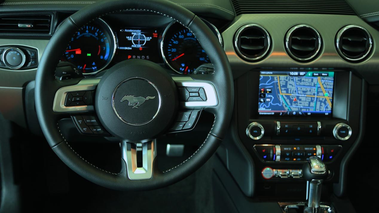 Cuál te comprarías: Ford Focus RS o Ford Mustang