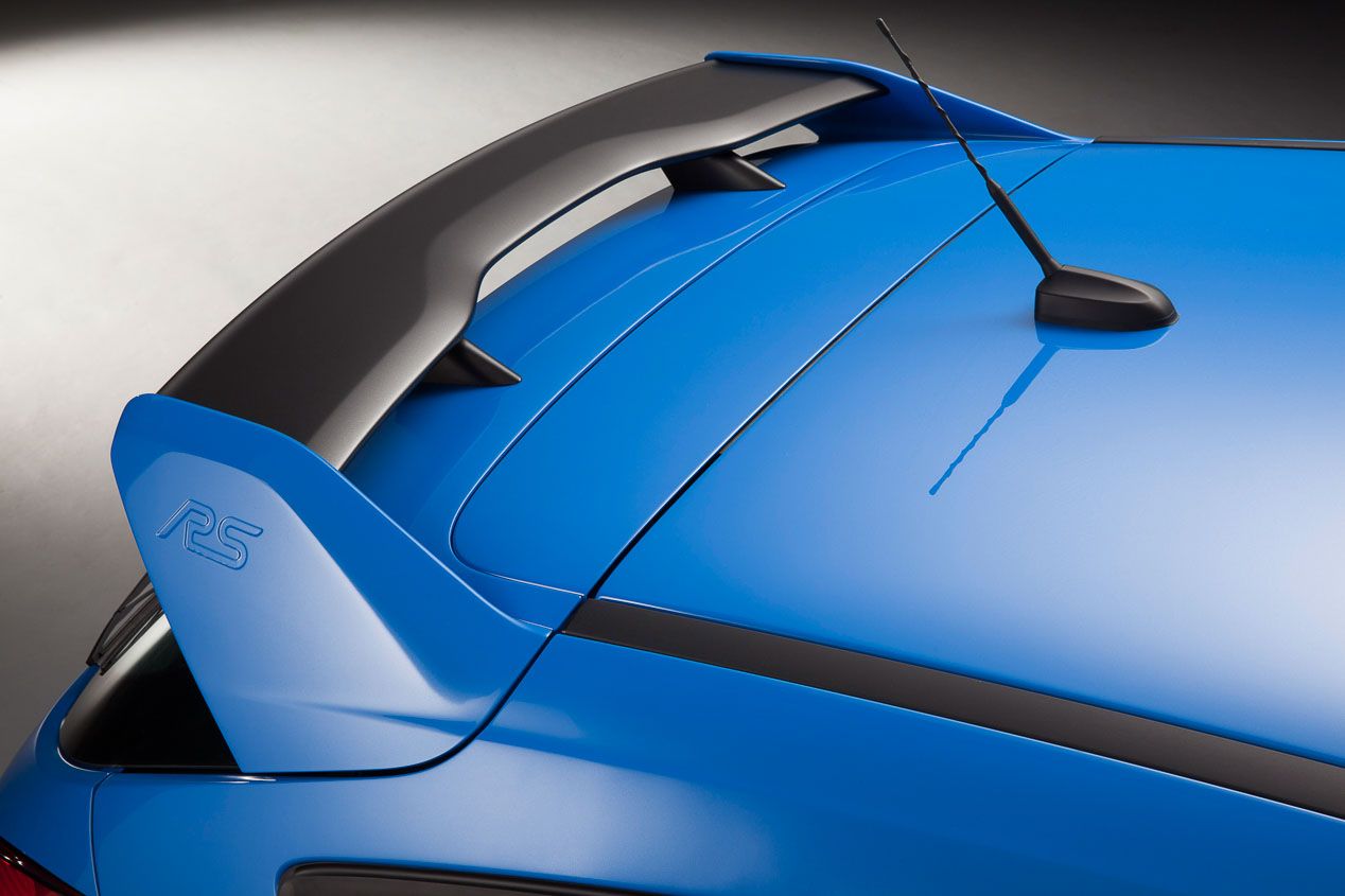 Cuál te comprarías: Ford Focus RS o Ford Mustang