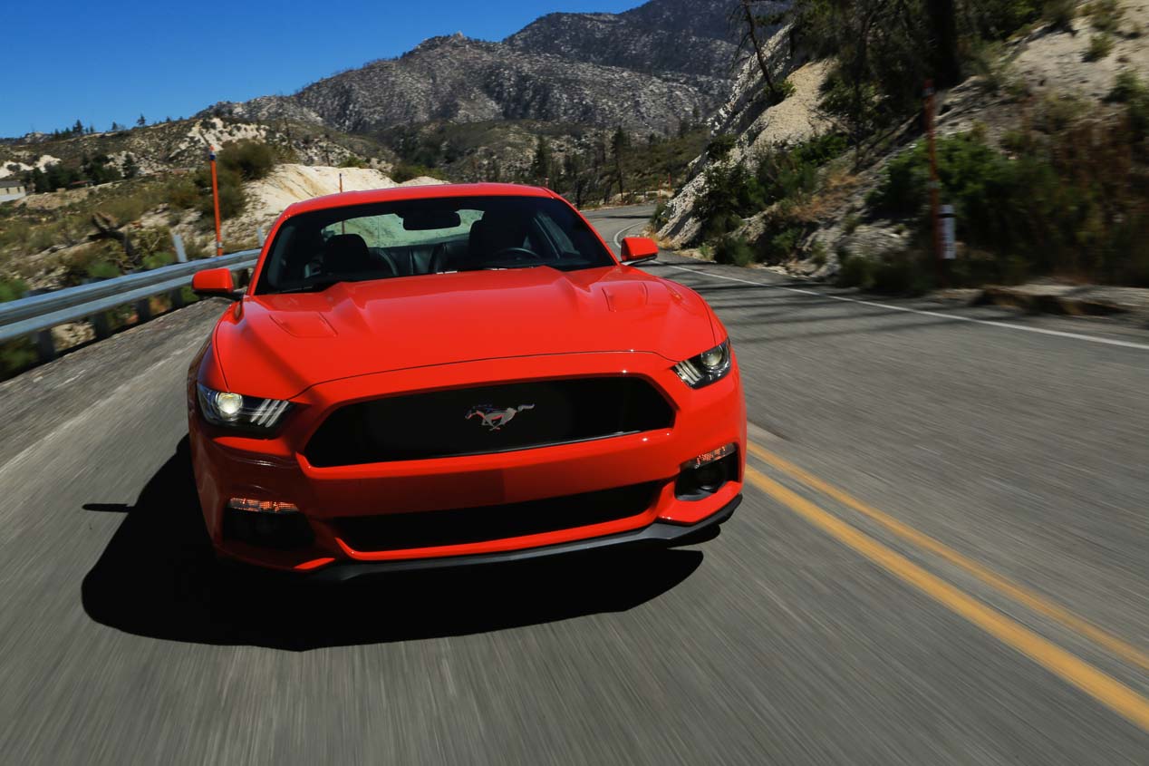 Cuál te comprarías: Ford Focus RS o Ford Mustang