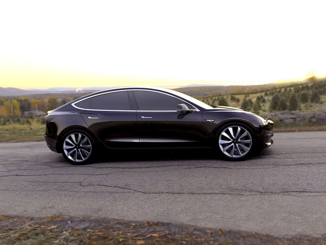 Tesla Model 3 y Lada XRAY: ¿qué tienen en común?