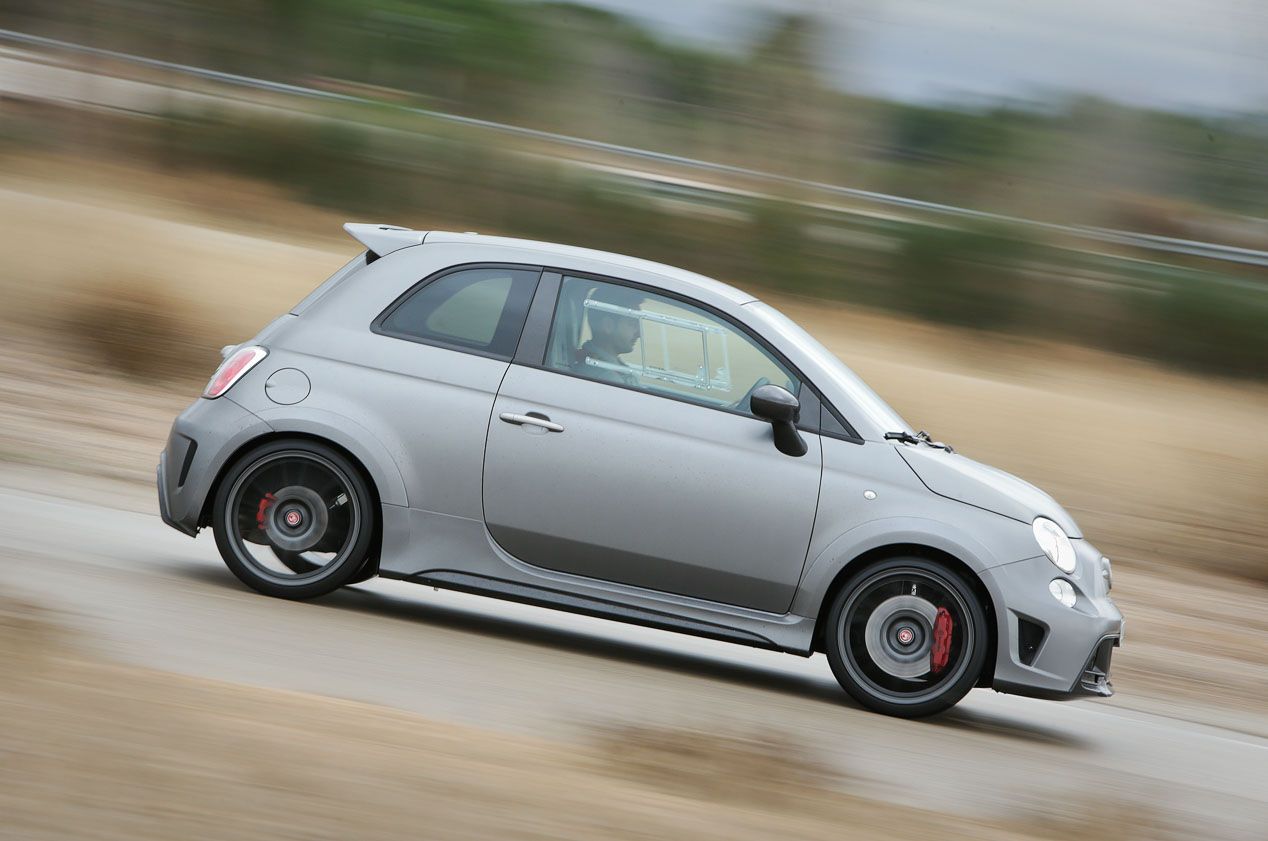 Abarth 695 Biposto, a prueba el pequeño gran escorpión