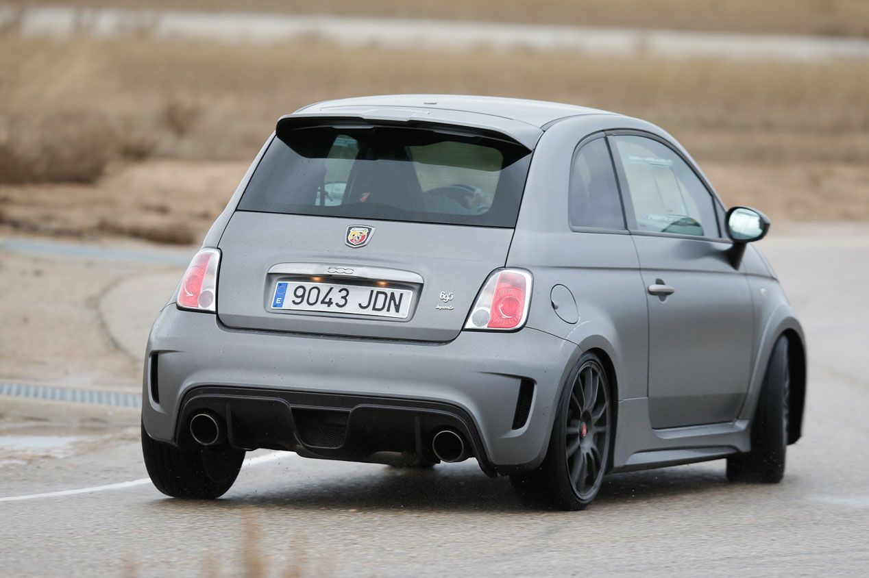 Abarth 695 Biposto, a prueba el pequeño gran escorpión