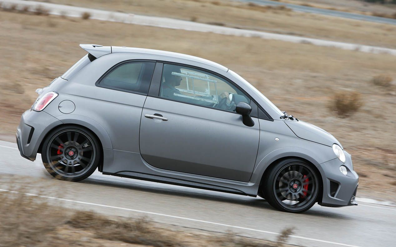 Abarth 695 Biposto, a prueba el pequeño gran escorpión