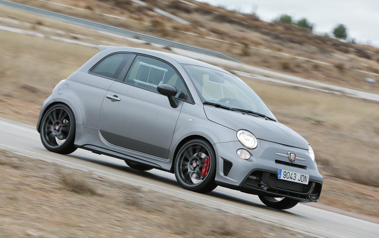 Abarth 695 Biposto, a prueba el pequeño gran escorpión