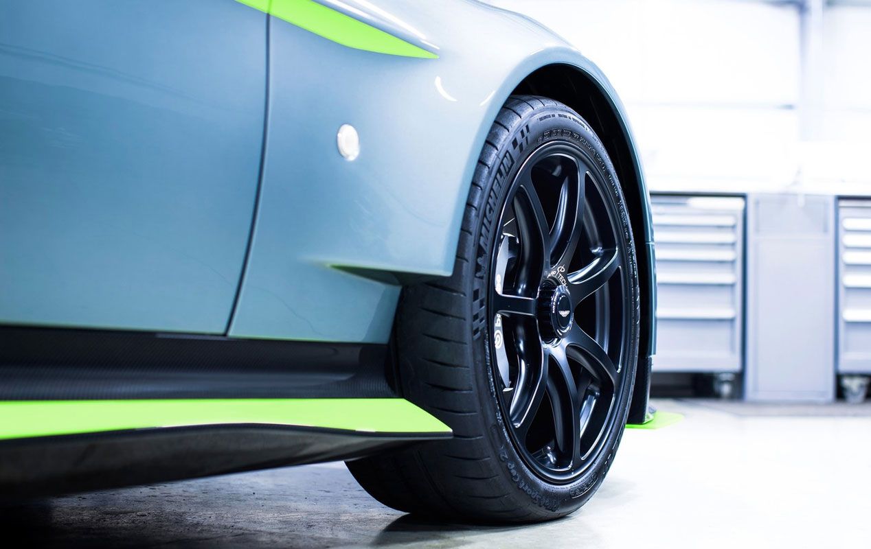 Aston Martin Vantage GT8 y GTS, ¡qué bestias!