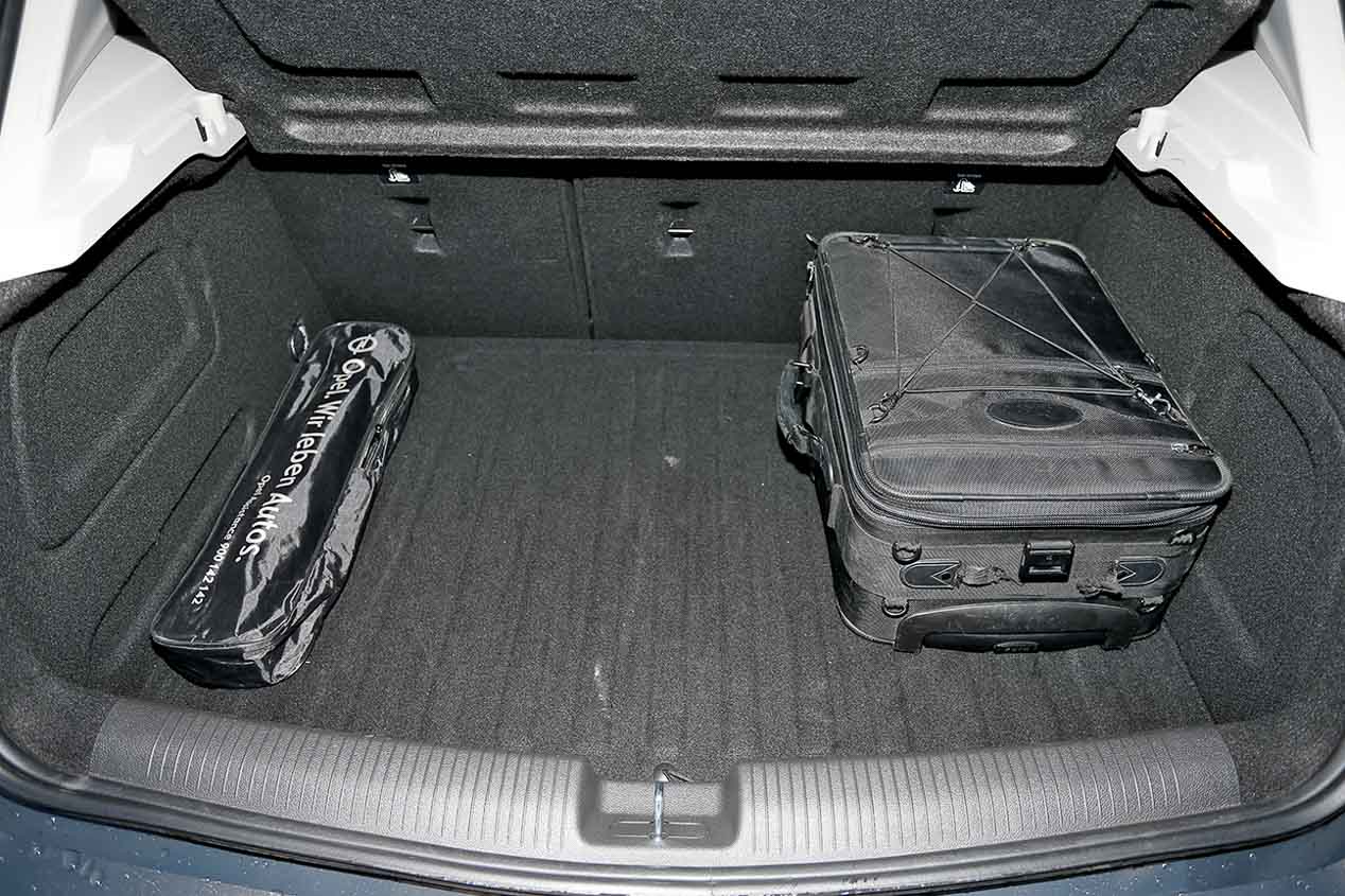 Renault Mégane TCE 130, Opel Astra 1.4 Turbo 125 y Peugeot 308 1.2 PureTech 130