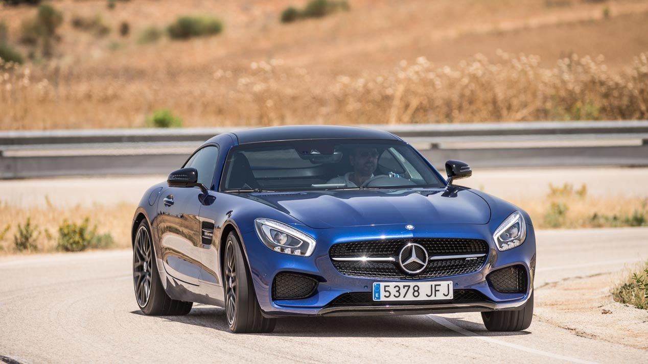 Comparativa: Jaguar F-Type R Coupé vs Mercedes AMG GT S