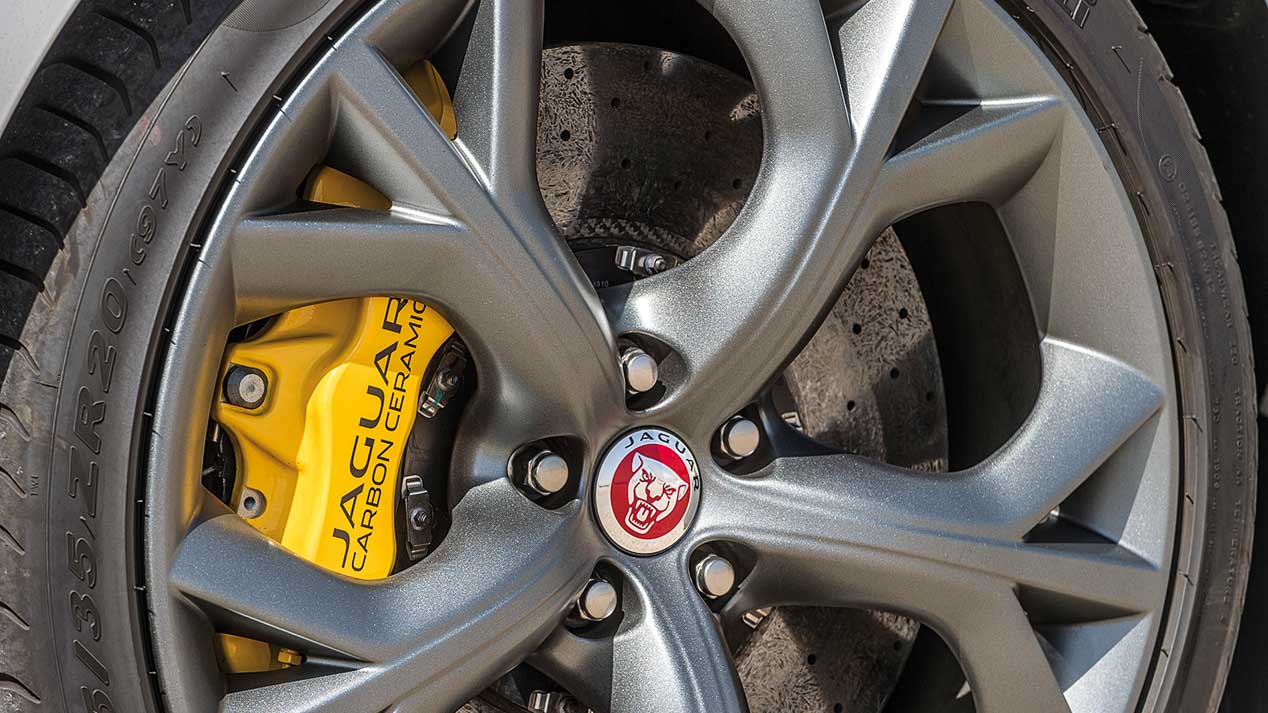 Comparativa: Jaguar F-Type R Coupé vs Mercedes AMG GT S