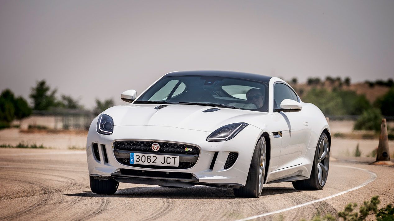 Comparativa: Jaguar F-Type R Coupé vs Mercedes AMG GT S