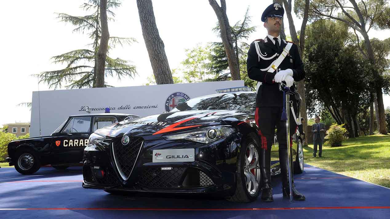 La nueva adquisición de los Carabinieri italianos: Alfa Romeo Giulia Quadrifoglio