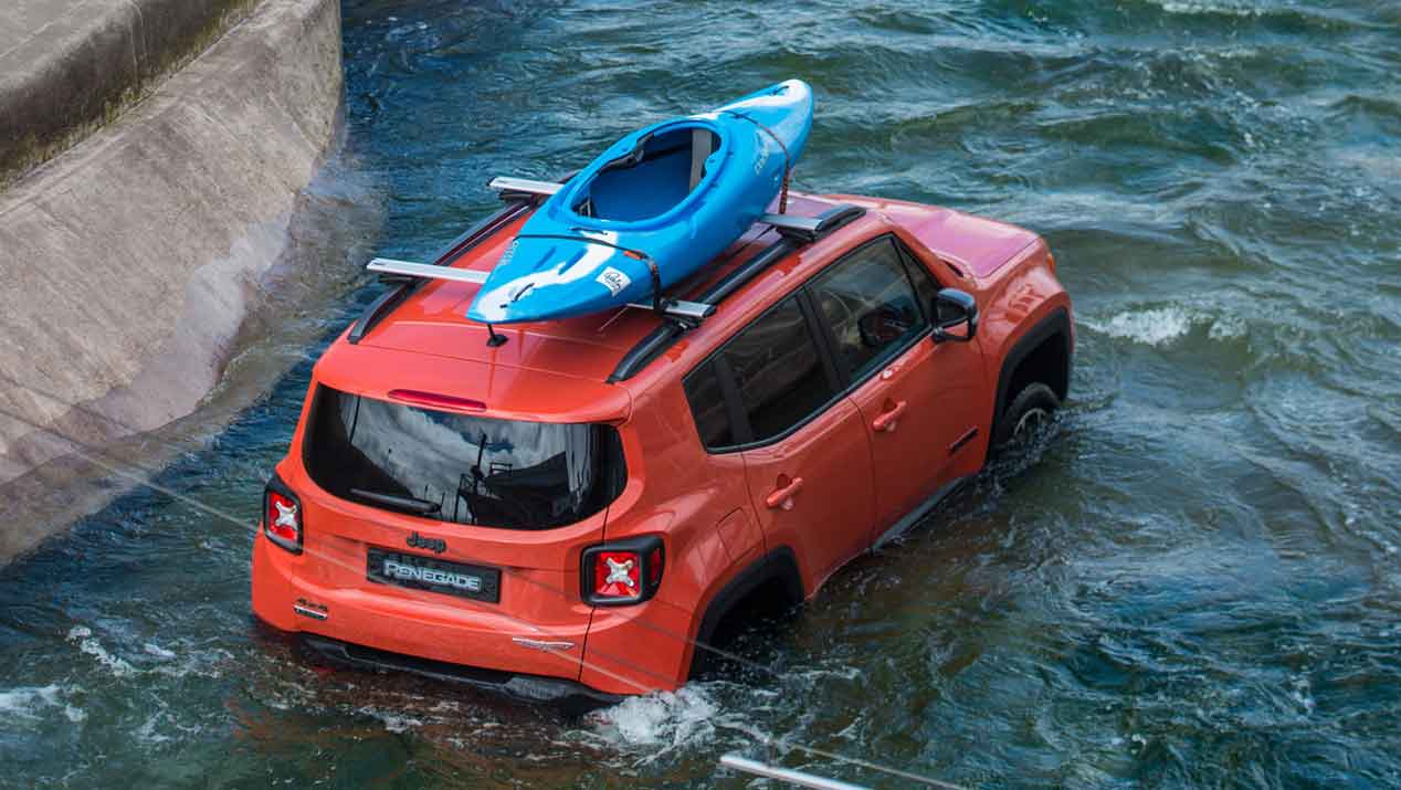 Un Jeep Renegade entre aguas bravas: como pez en el agua