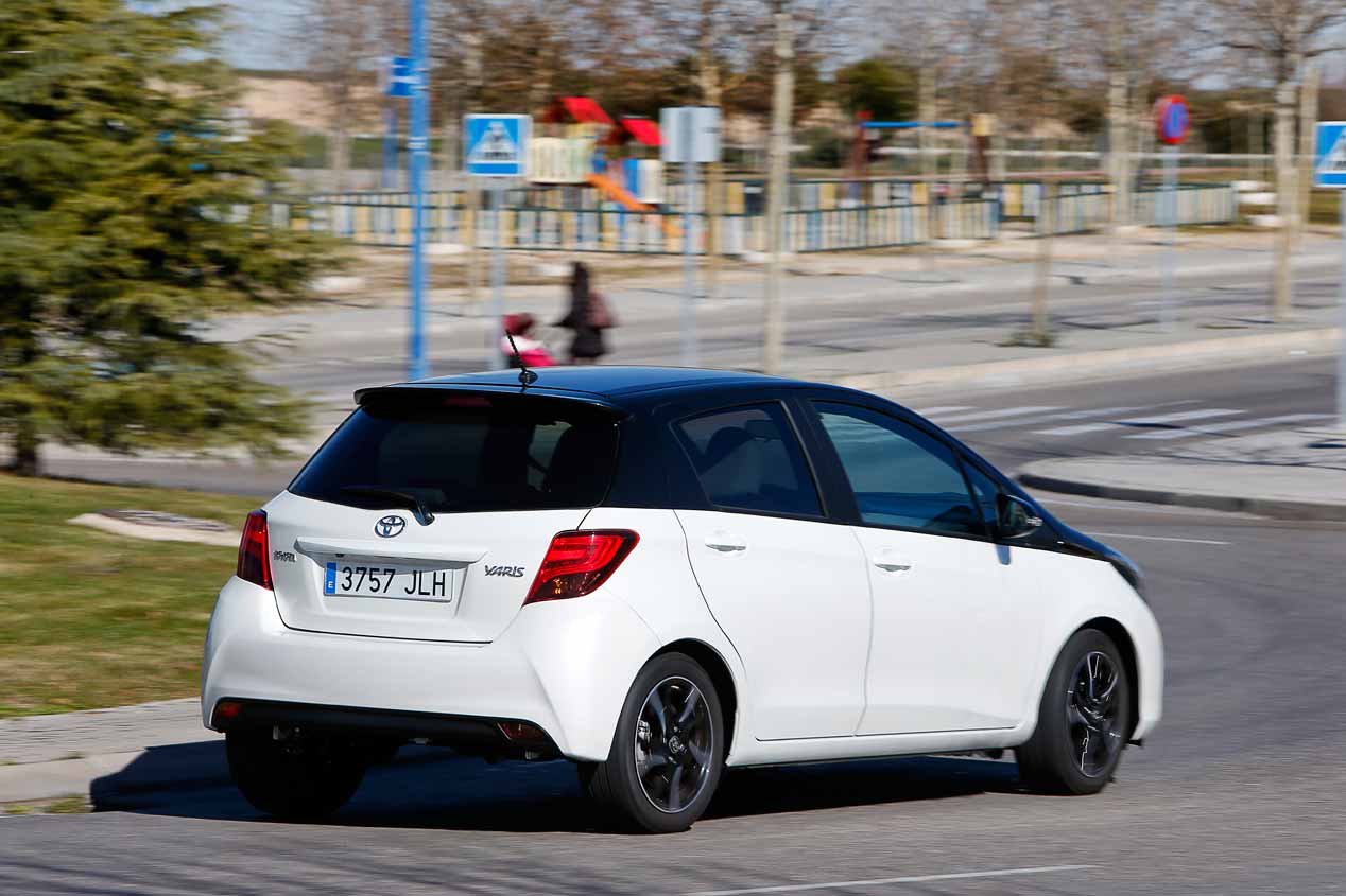 Prueba del Opel Corsa 1.0 Turbo y Toyota Yaris 100