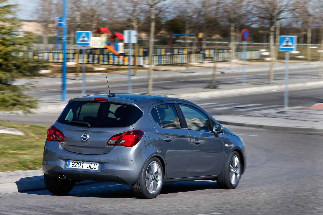 Prueba del Opel Corsa 1.0 Turbo y Toyota Yaris 100