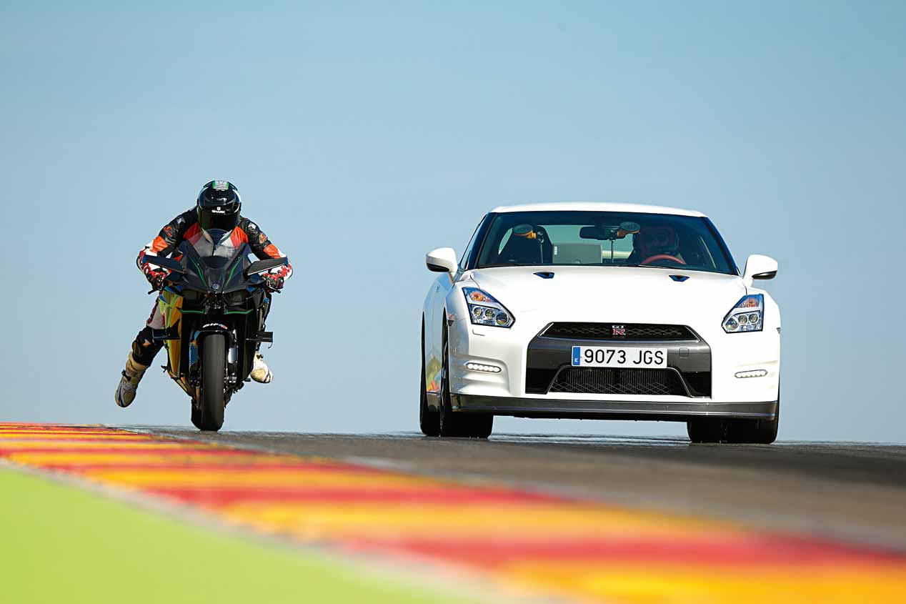 Nissan GT-R Track Edition vs Kawasaki Ninja H2R