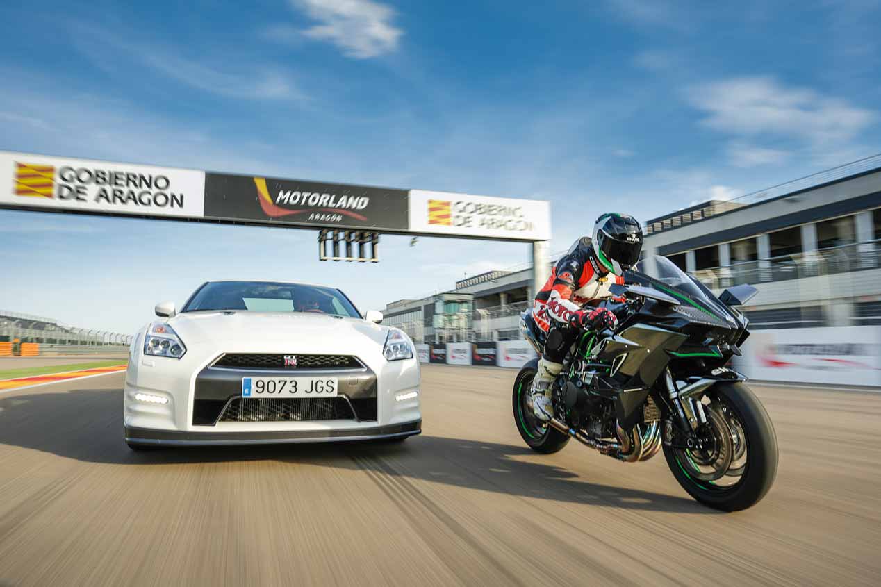 Nissan GT-R Track Edition vs Kawasaki Ninja H2R