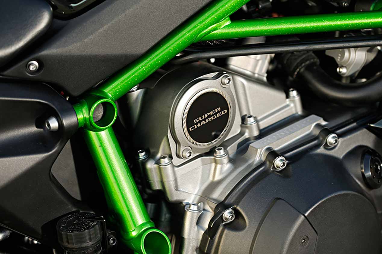 Nissan GT-R Track Edition vs Kawasaki Ninja H2R