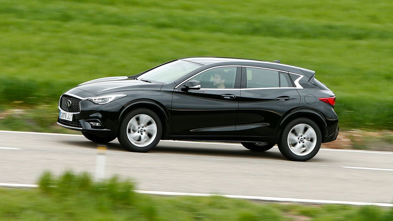 Comparativa: BMW 116d ED vs Infiniti Q30 1.5d