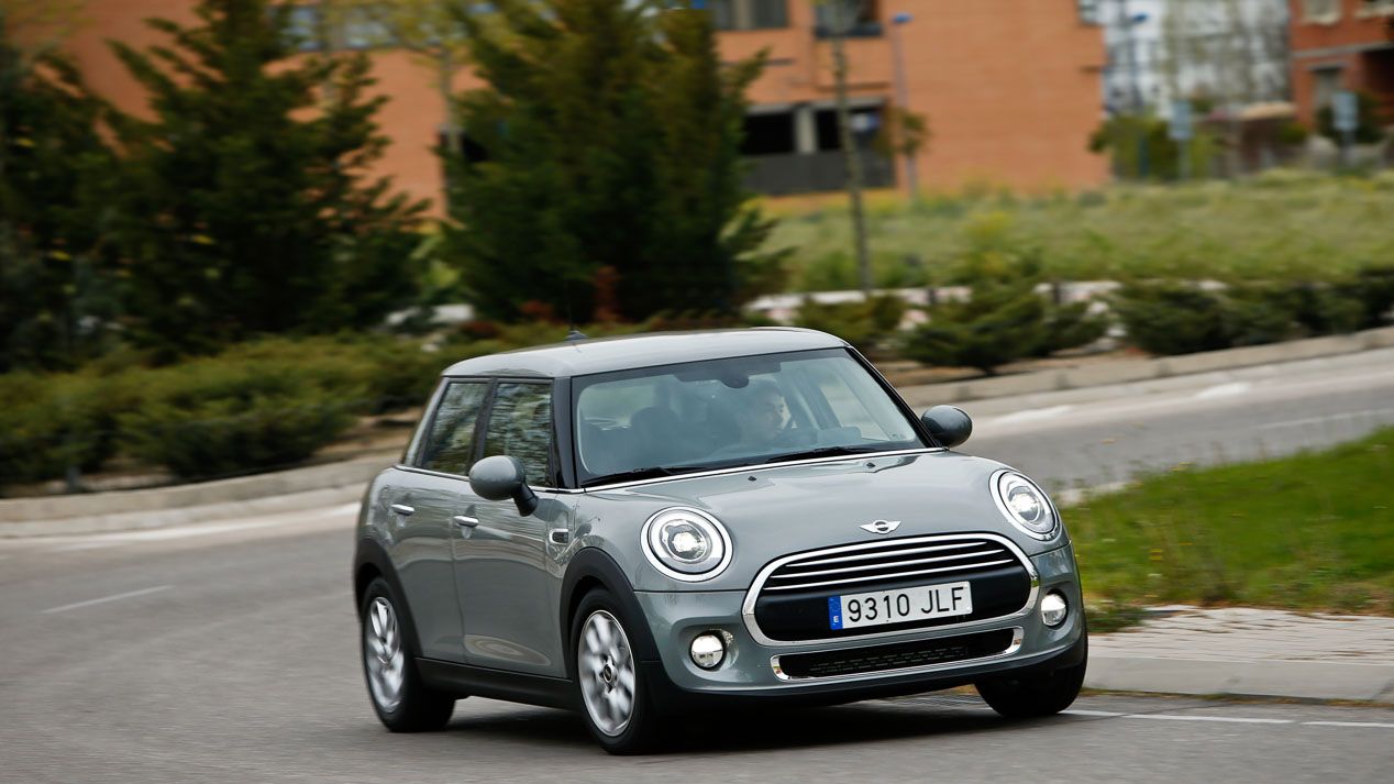 Title: Mini One 5p. frente a Audi A1 Sportback 1.0 TFSi Ultra