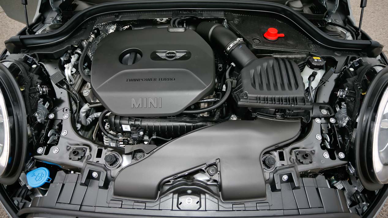 Title: Mini One 5p. frente a Audi A1 Sportback 1.0 TFSi Ultra