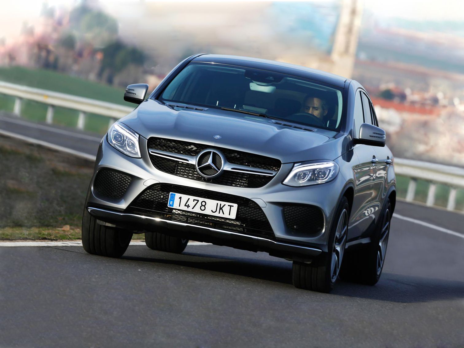 BMW X6 30d vs Mercedes GLE Coupe 350d