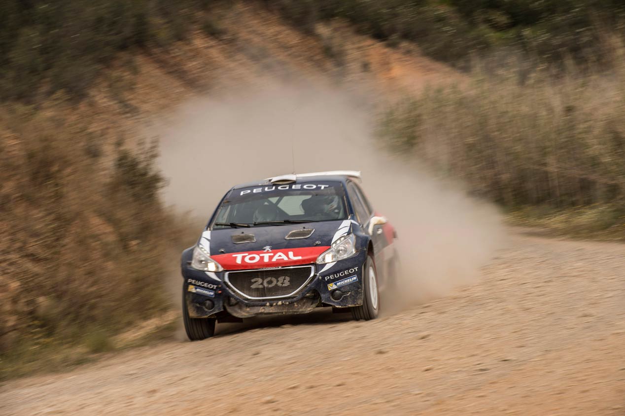 Una jornada de test con Cohete Suárez y el Peugeot 208 T16 R5 en Portugal
