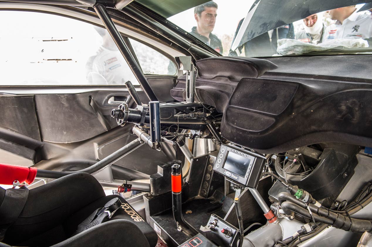 Una jornada de test con Cohete Suárez y el Peugeot 208 T16 R5 en Portugal