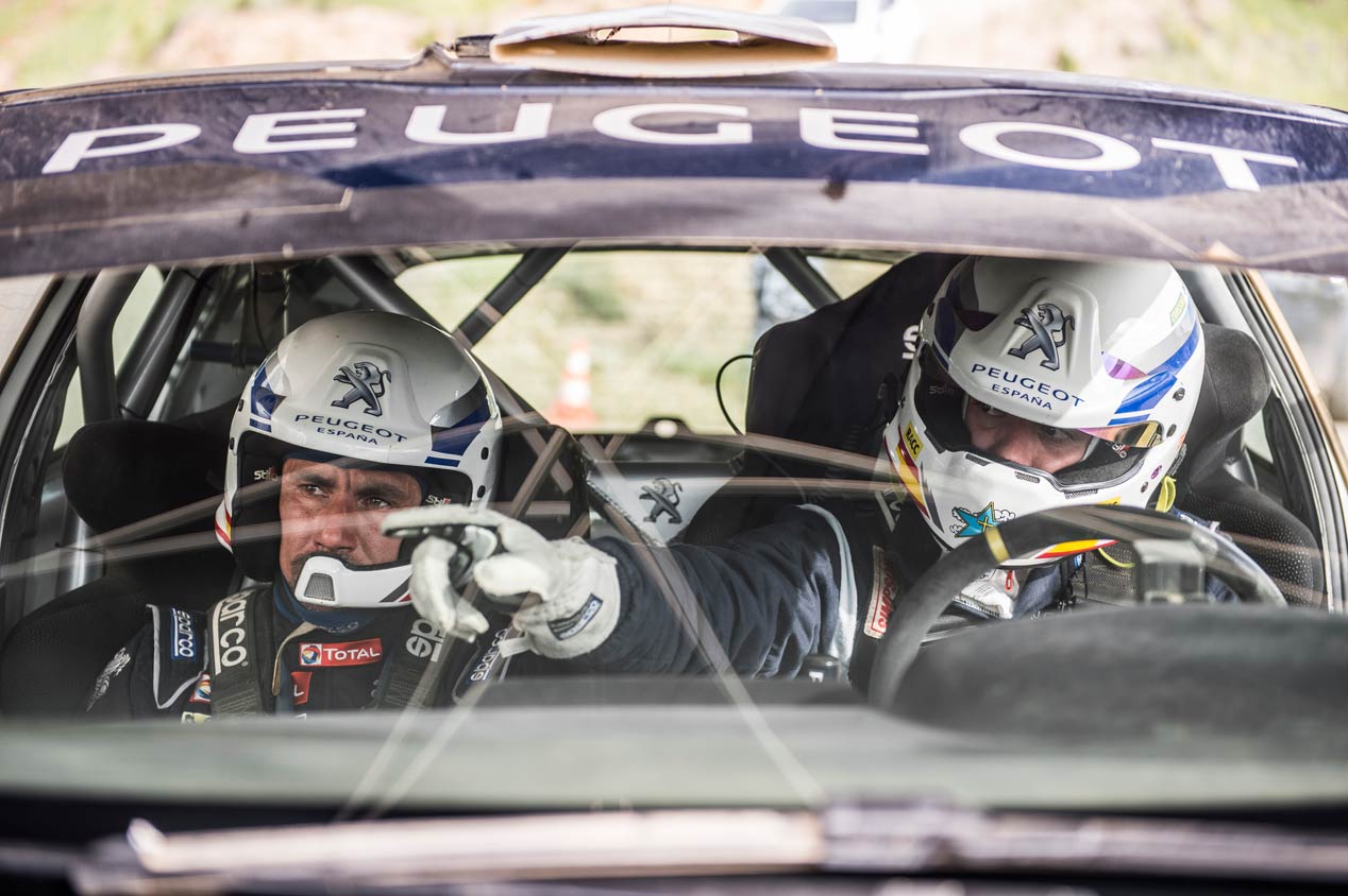 Una jornada de test con Cohete Suárez y el Peugeot 208 T16 R5 en Portugal