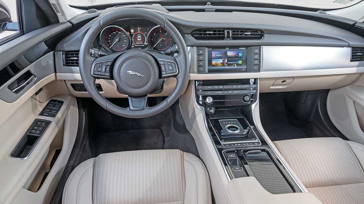 Enfrentamos el Mercedes Clase E contra el Audi A6 y el Jaguar XF