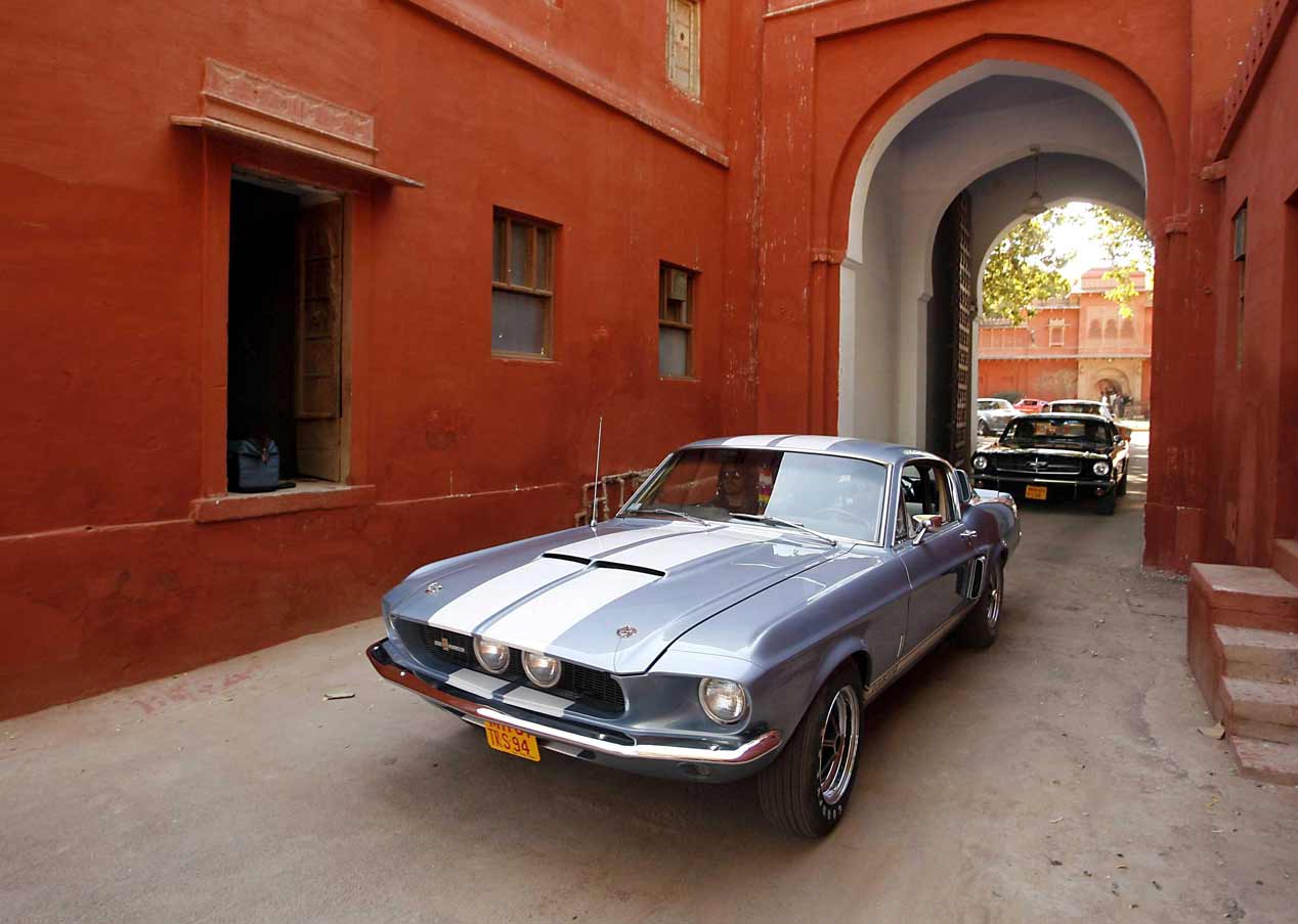 Los coches de Jim Morrison, Hendrix, Presley...