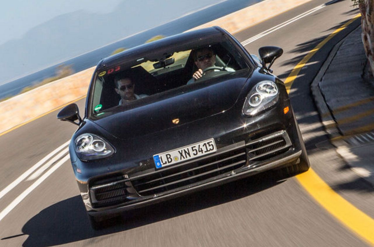 Porsche Panamera 2017, imágenes en carretera