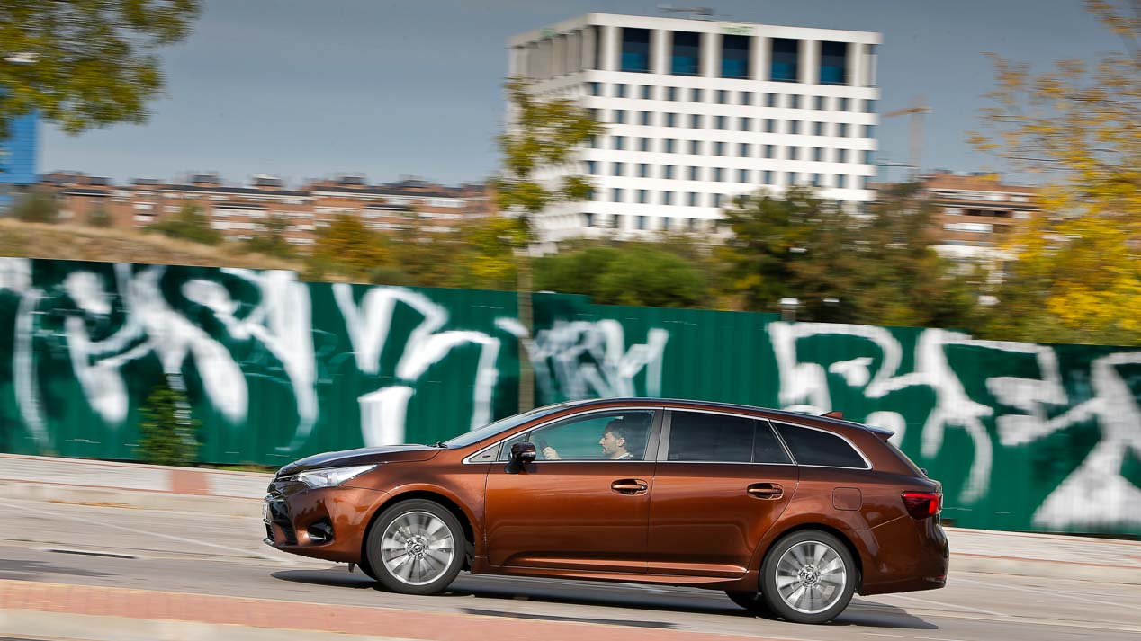 Hyundai i40 CW y Toyota Avensis Touring Sport: dos familiares frente a frente
