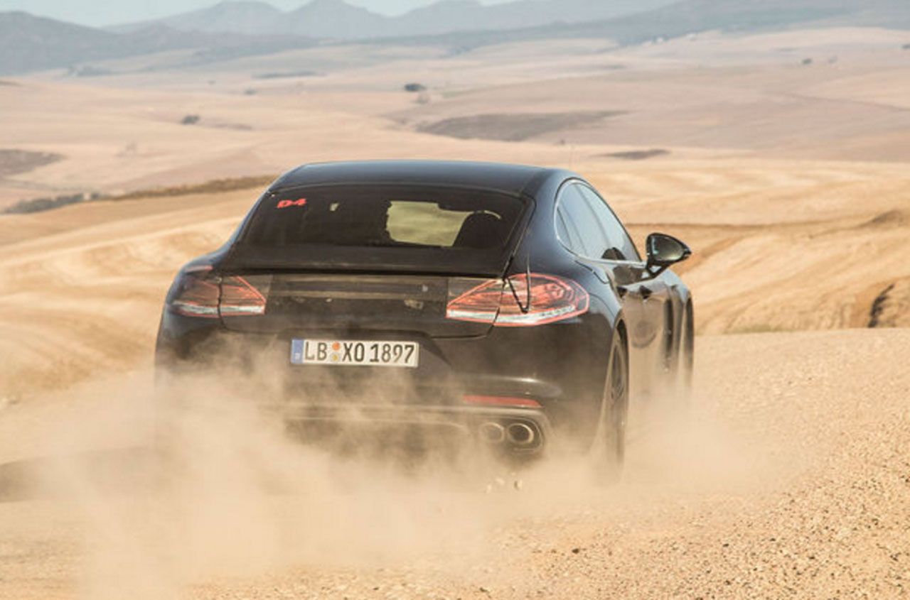 Porsche Panamera 2017, imágenes en carretera